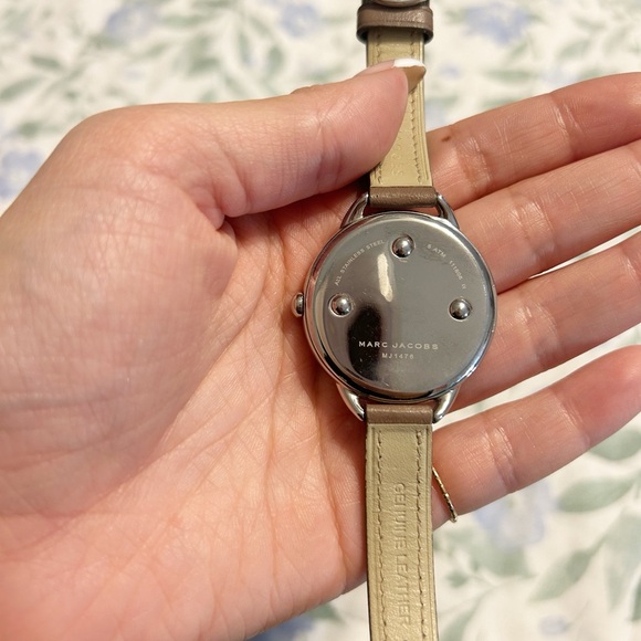 Marc Jacobs Brown Leather Watch - Picture 5 of 5